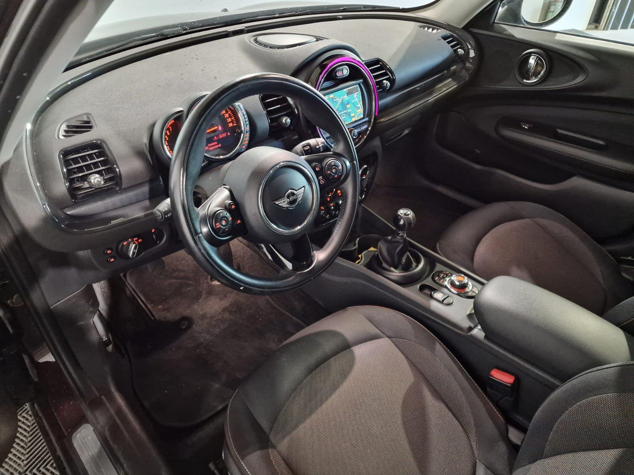Mini Clubman 1.5 Cooper Pepper Business ZH-555-L 215.148 km - Auto: pilt 5 Mini Clubman 1.5 Cooper Pepper Business ZH-555-L 215.148 km - Auto: pilt 5