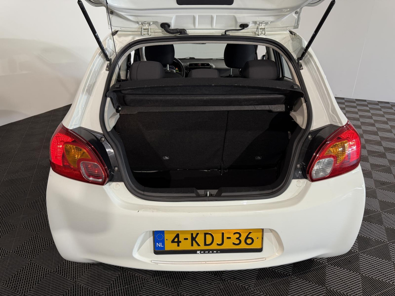 Mitsubishi | Space Star | 1.0 Inform | 2013 | 169.821 km | 4KDJ36 | Logisch - Luukpära: pilt 5 Mitsubishi | Space Star | 1.0 Inform | 2013 | 169.821 km | 4KDJ36 | Logisch - Luukpära: pilt 5