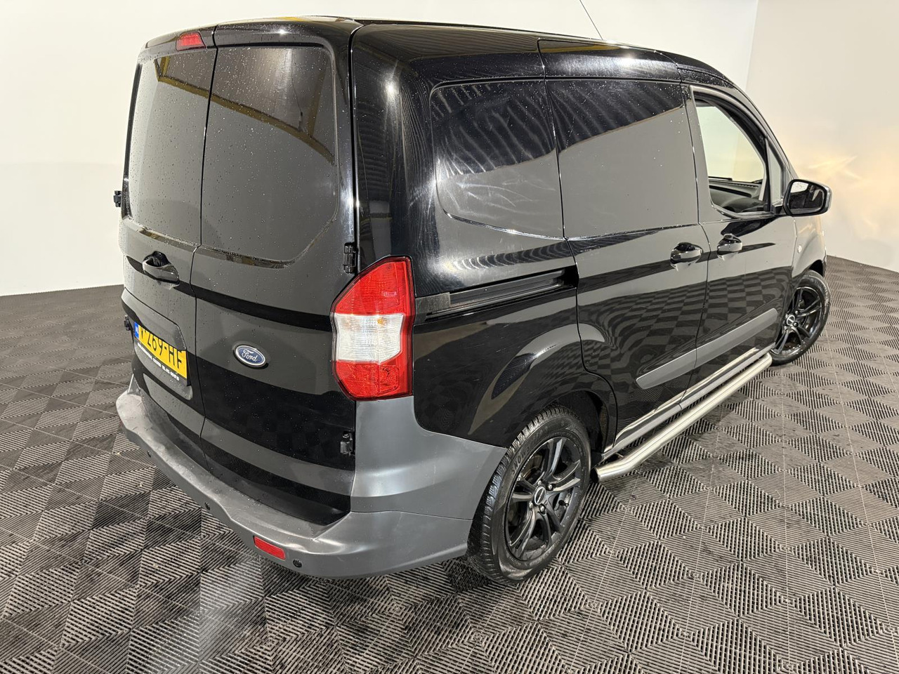 Ford | Transit Courier | 1.5 TDCI Trend | 2017 | 216.300 km | V269HF | Logisch - Muu seadmestik: pilt 3 Ford | Transit Courier | 1.5 TDCI Trend | 2017 | 216.300 km | V269HF | Logisch - Muu seadmestik: pilt 3