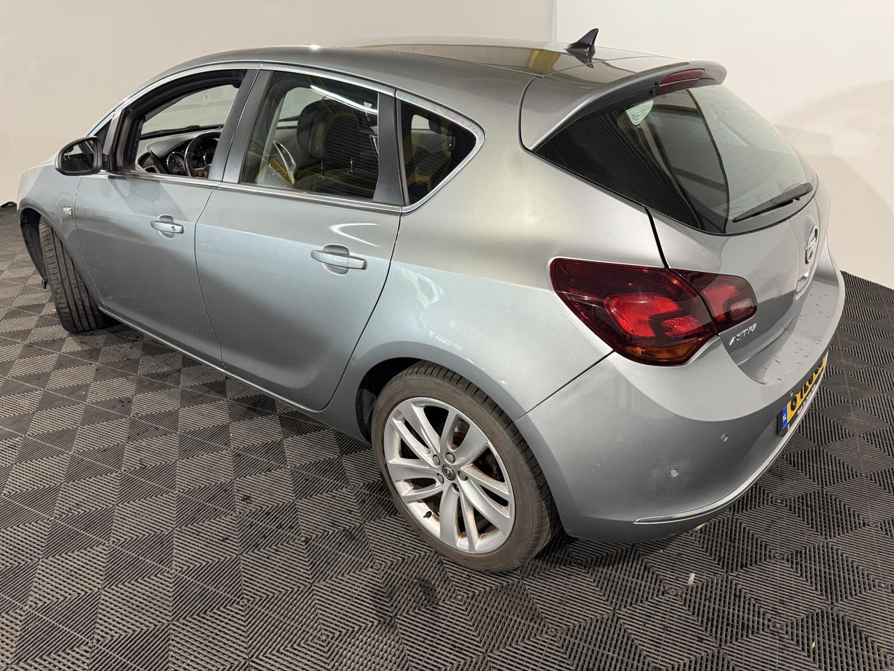 Opel Astra 1.4 Turbo Sport |2014 | 198.191 km | 6-TLG-85 - Luukpära: pilt 3 Opel Astra 1.4 Turbo Sport |2014 | 198.191 km | 6-TLG-85 - Luukpära: pilt 3