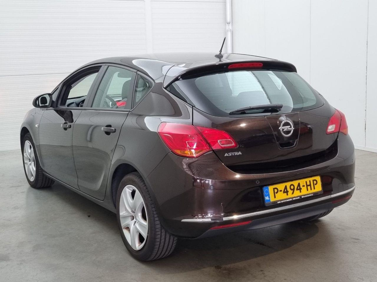 Opel Astra 1.6 Edition | 2015 | 223.857 km | P494HP | NAP: Geen oordeel - Auto: pilt 3 Opel Astra 1.6 Edition | 2015 | 223.857 km | P494HP | NAP: Geen oordeel - Auto: pilt 3