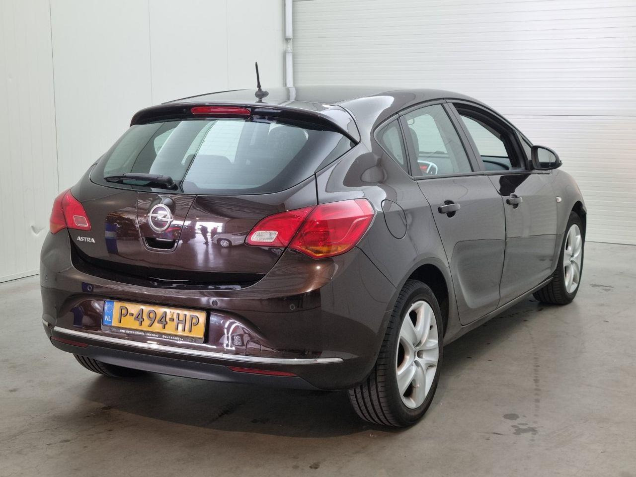 Opel Astra 1.6 Edition | 2015 | 223.857 km | P494HP | NAP: Geen oordeel - Auto: pilt 4 Opel Astra 1.6 Edition | 2015 | 223.857 km | P494HP | NAP: Geen oordeel - Auto: pilt 4