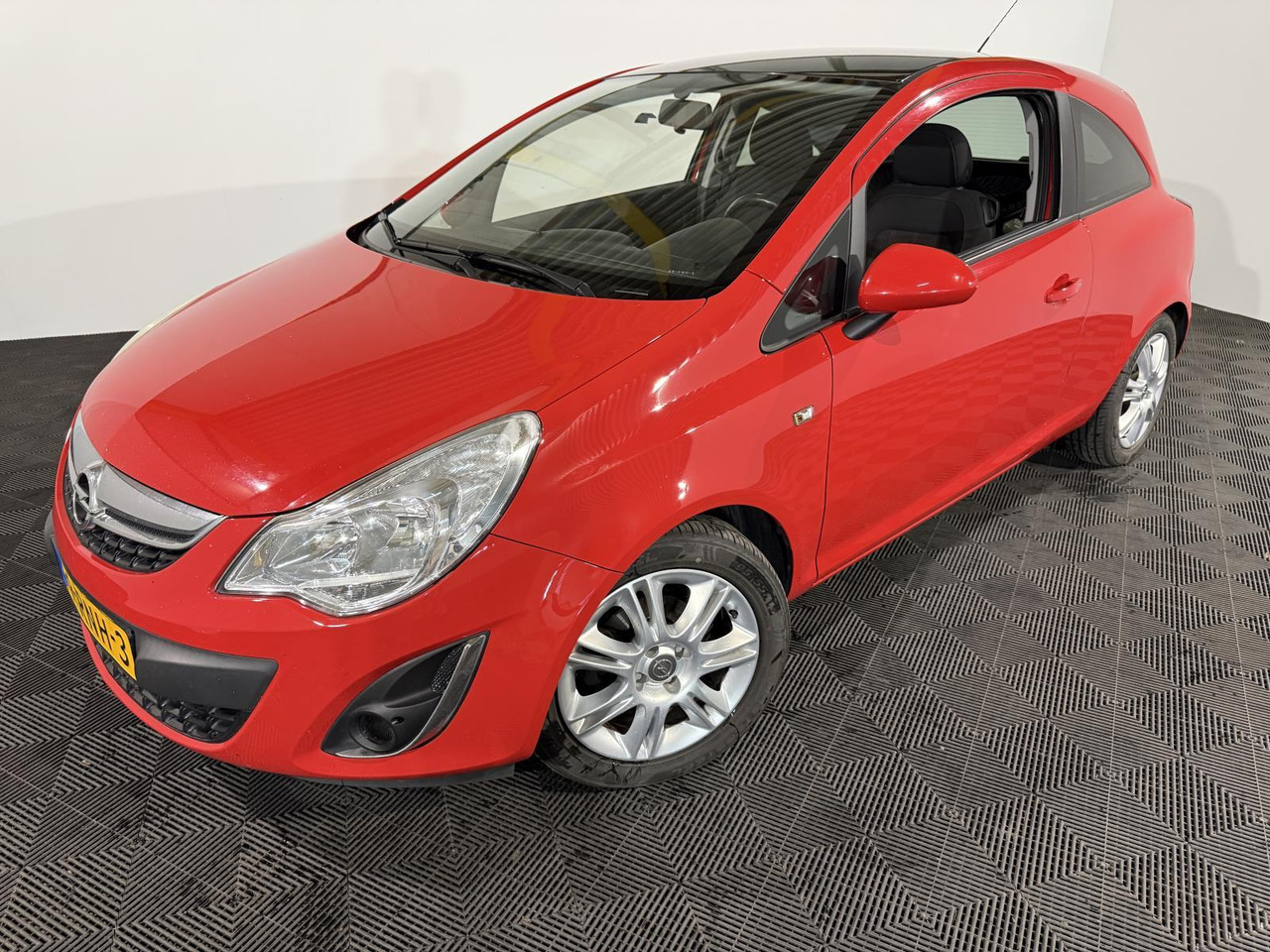 Opel Corsa 1.2-16V Color Edition | 2011 | 205.202 km | 99-RNH-3 - Luukpära: pilt 1 Opel Corsa 1.2-16V Color Edition | 2011 | 205.202 km | 99-RNH-3 - Luukpära: pilt 1