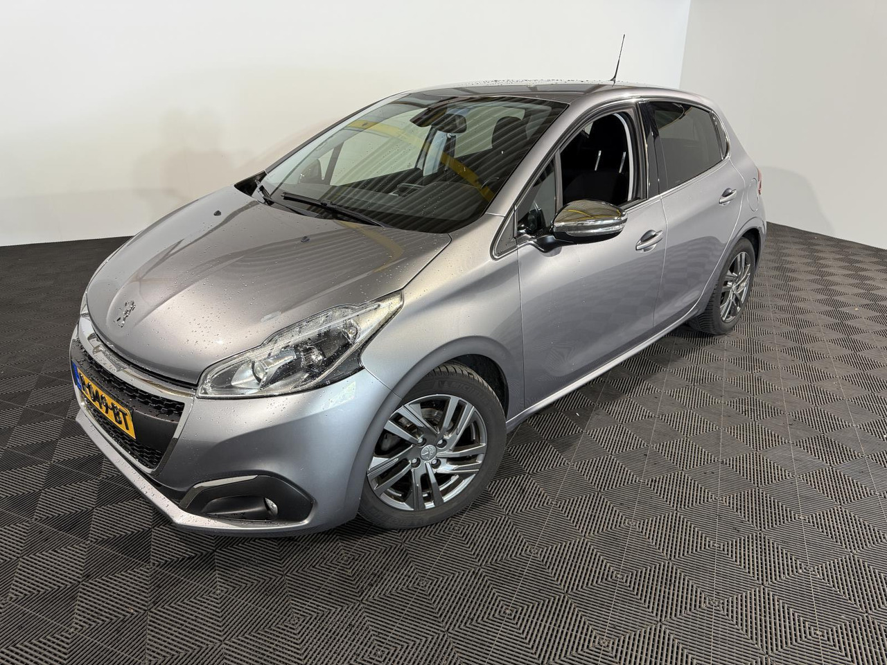 Luukpära Peugeot | 208 | 1.5 BlueHDi Blue Lease Allure | 2019 | 183.354 km | R049BT | Geen oordeel: pilt 1