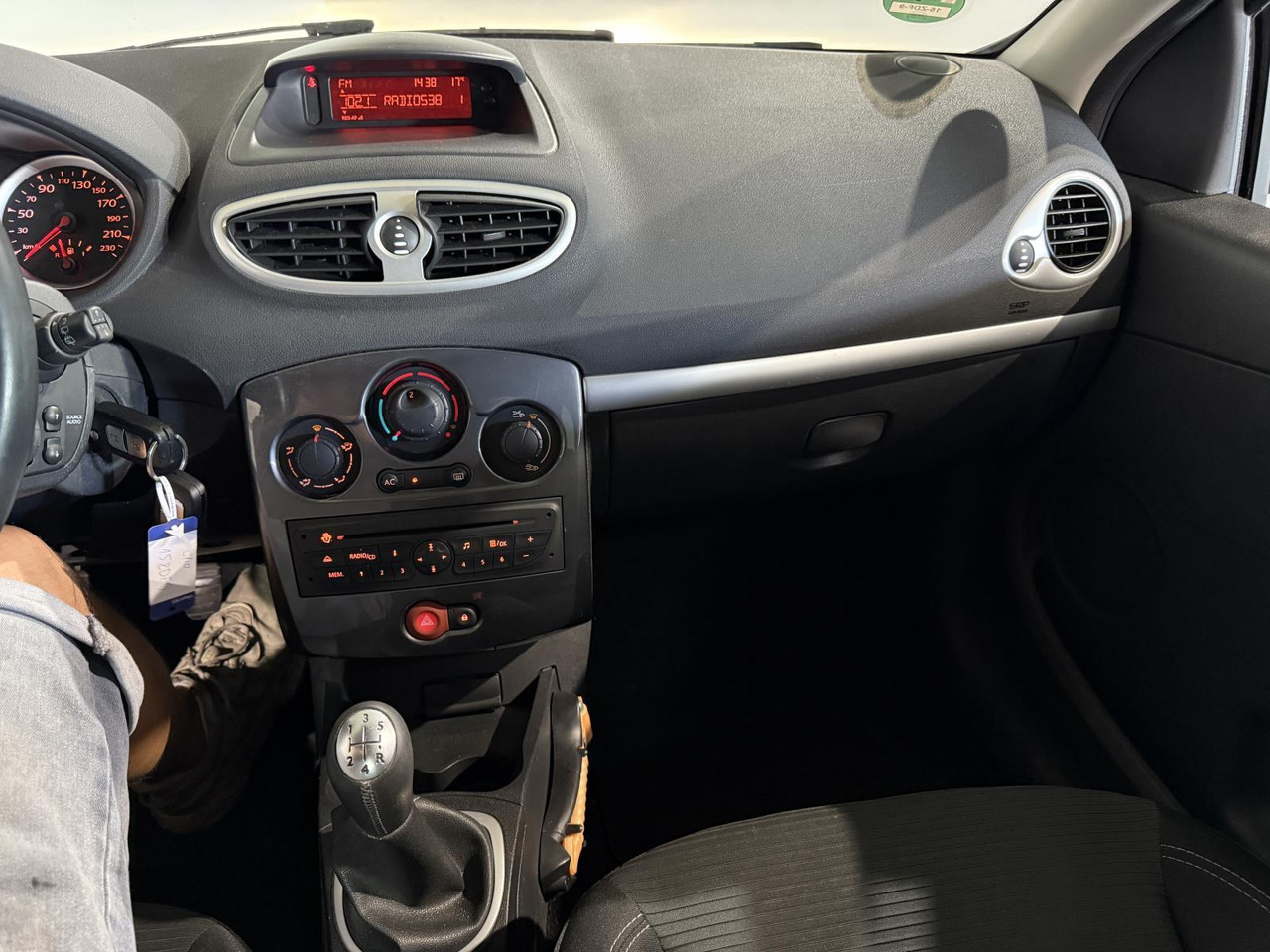Renault Clio 1.2 TCe Collection | 2012 | 179.266 km | 15-ZDF-9 - Luukpära: pilt 5 Renault Clio 1.2 TCe Collection | 2012 | 179.266 km | 15-ZDF-9 - Luukpära: pilt 5