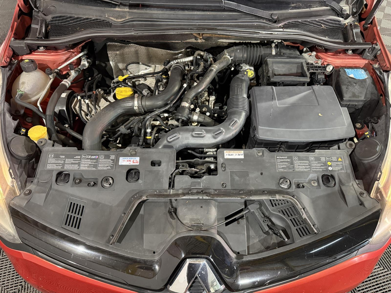 Renault | Clio Estate | 0.9 TCe Expression | 2013 | 217.223 km | 8KZD48 | Logisch - Auto: pilt 4 Renault | Clio Estate | 0.9 TCe Expression | 2013 | 217.223 km | 8KZD48 | Logisch - Auto: pilt 4