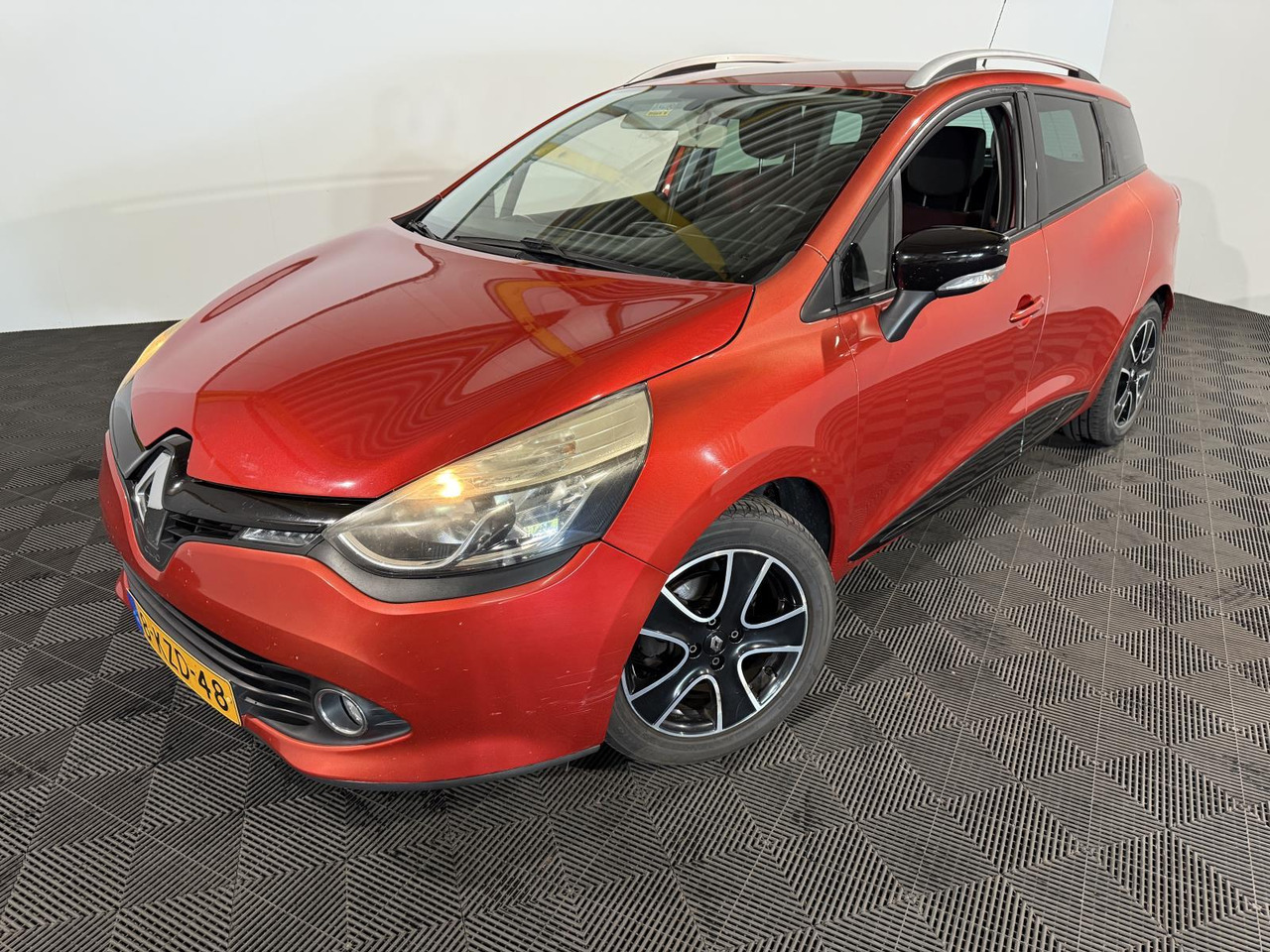 Renault | Clio Estate | 0.9 TCe Expression | 2013 | 217.223 km | 8KZD48 | Logisch - Auto: pilt 1 Renault | Clio Estate | 0.9 TCe Expression | 2013 | 217.223 km | 8KZD48 | Logisch - Auto: pilt 1