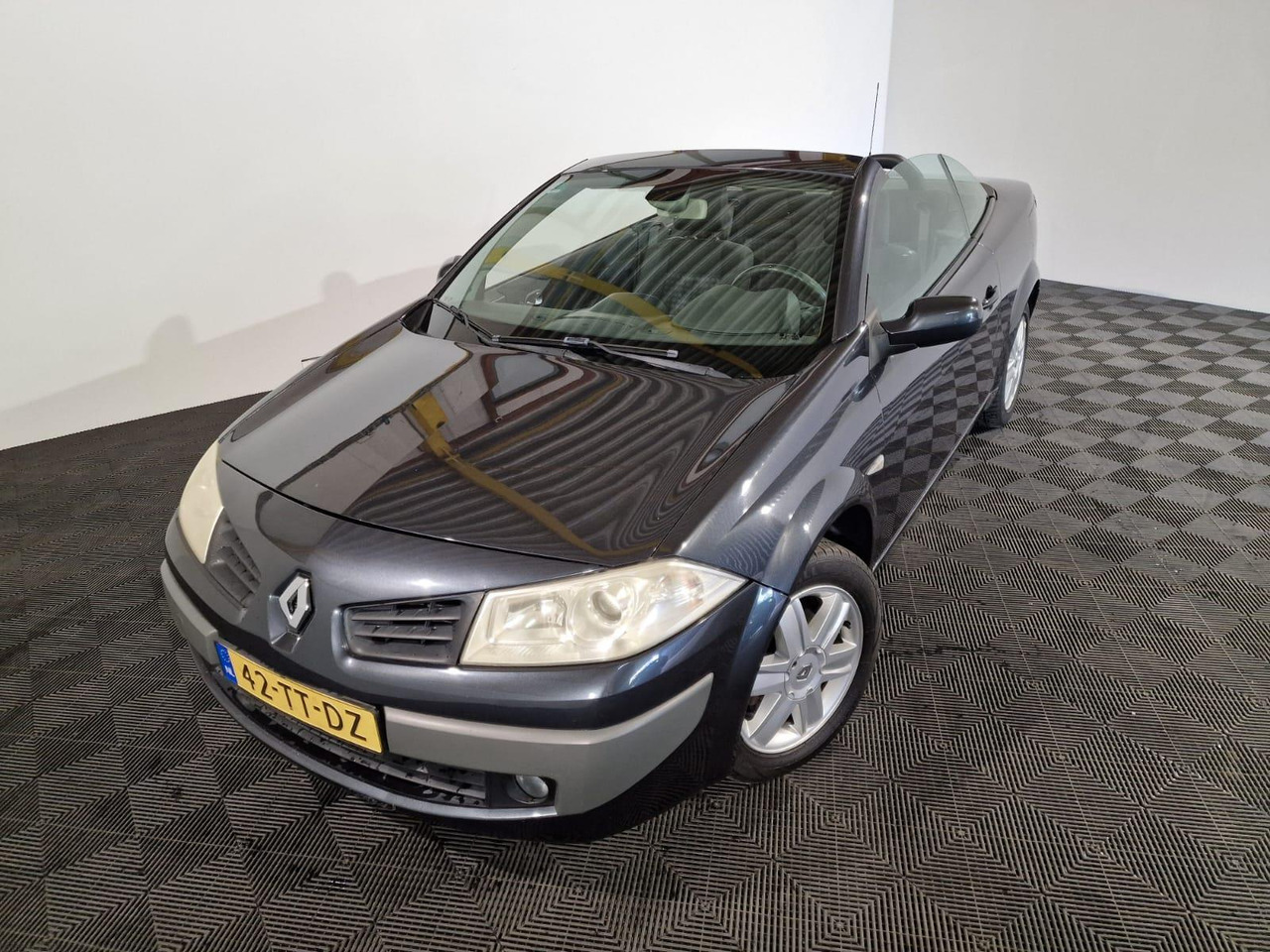 Renault Mégane Cabriolet 1.6-16V Authentique 42-TT-DZ - Auto: pilt 1 Renault Mégane Cabriolet 1.6-16V Authentique 42-TT-DZ - Auto: pilt 1