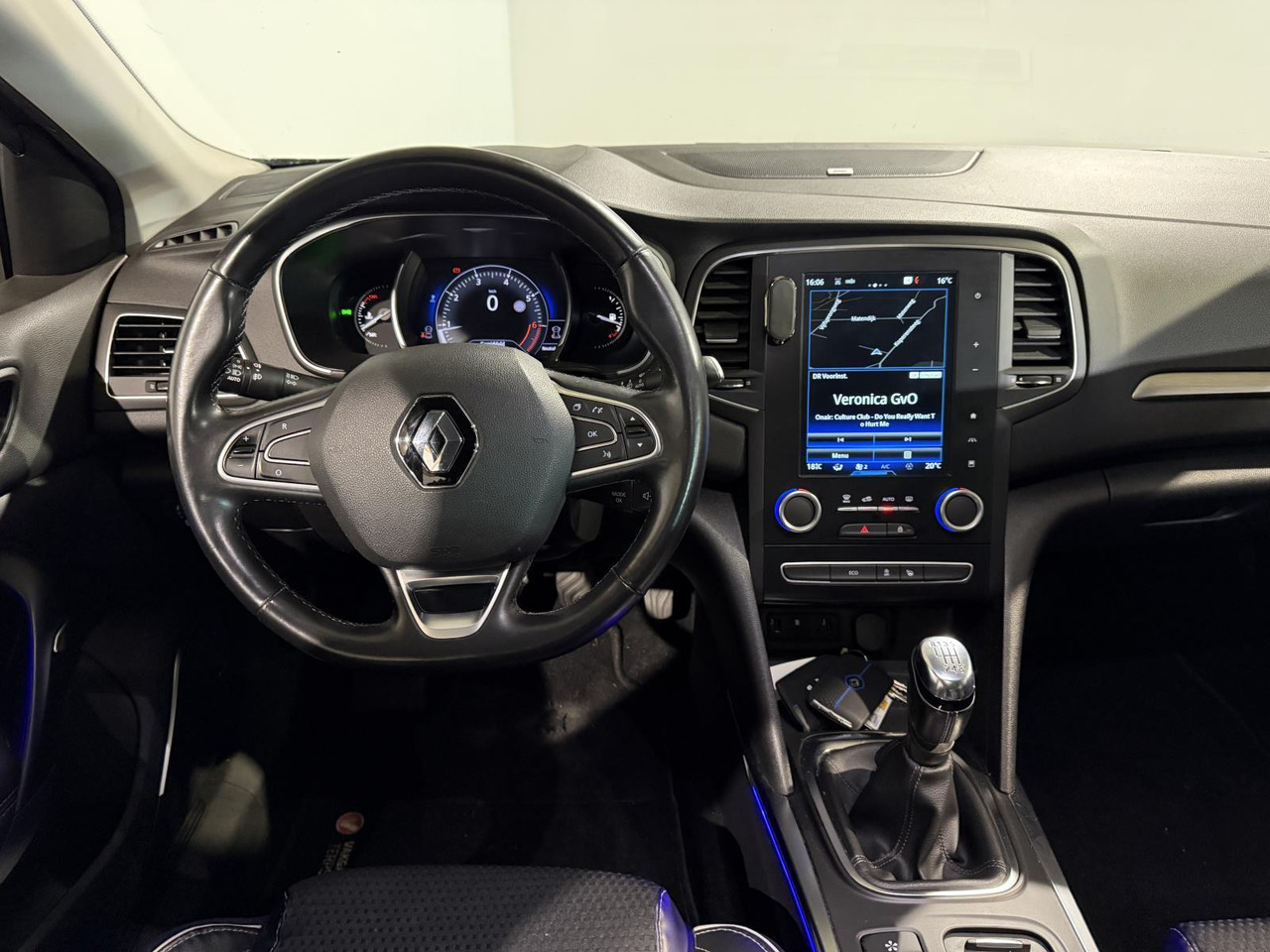 Renault | Mégane Estate | 1.2 TCe Bose | 2017 | 197.462 km | PP713F | Logisch - Auto: pilt 4 Renault | Mégane Estate | 1.2 TCe Bose | 2017 | 197.462 km | PP713F | Logisch - Auto: pilt 4