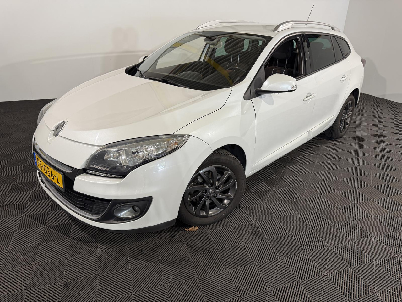 Renault Mégane Estate 1.2 TCe Collection | 2013 | 186.058 km | PS-036-L - Auto: pilt 1 Renault Mégane Estate 1.2 TCe Collection | 2013 | 186.058 km | PS-036-L - Auto: pilt 1