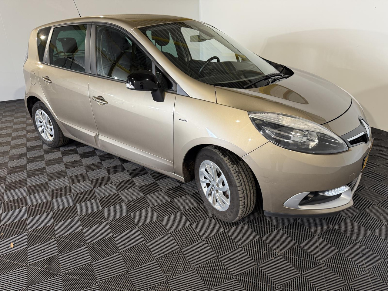 Renault Scénic 1.2 TCe Limited GB-844-F 145.710 km - Auto: pilt 5 Renault Scénic 1.2 TCe Limited GB-844-F 145.710 km - Auto: pilt 5