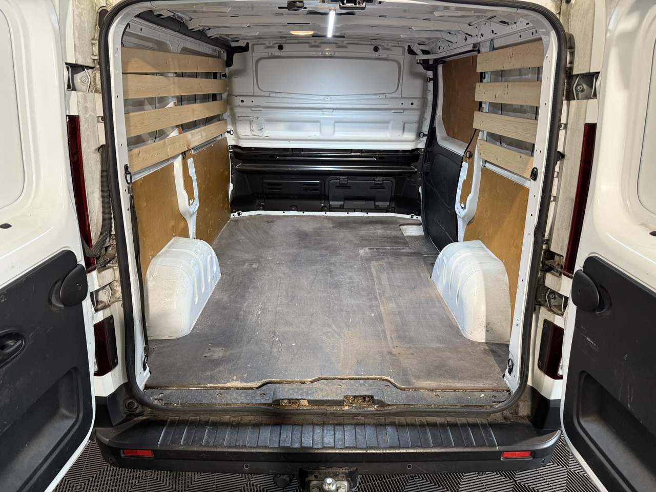 Renault Trafic 1.6 dCi T27 L1 H1 Comfort V-280-NR 173.986 km - Kaubik: pilt 5 Renault Trafic 1.6 dCi T27 L1 H1 Comfort V-280-NR 173.986 km - Kaubik: pilt 5