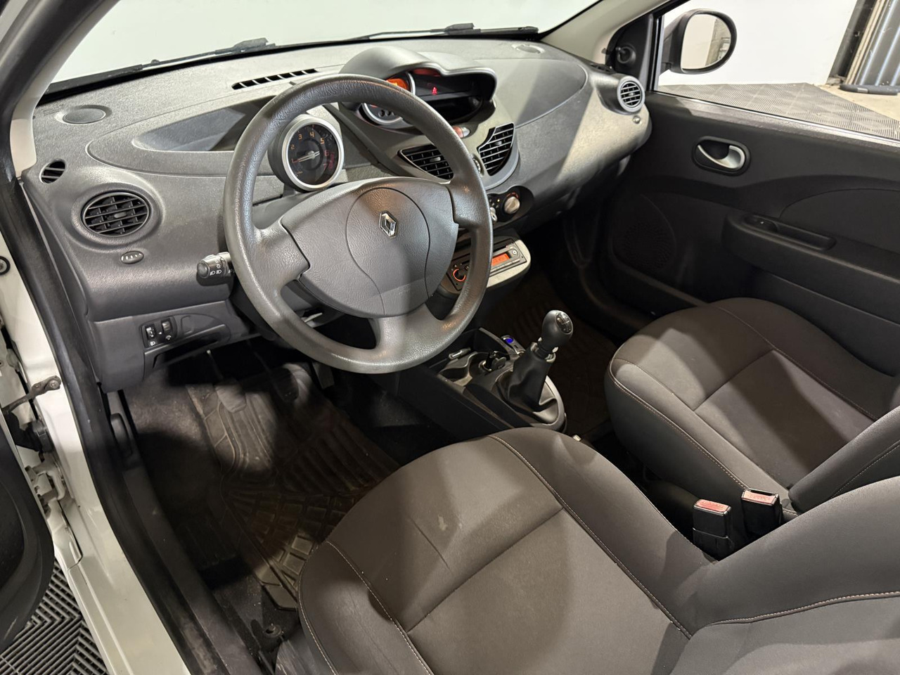 Renault Twingo 1.2 Dynamique | 2009 | 171.021 km | 56-JXX-4 - Luukpära: pilt 2 Renault Twingo 1.2 Dynamique | 2009 | 171.021 km | 56-JXX-4 - Luukpära: pilt 2