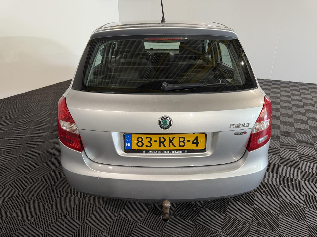 Skoda Fabia 1.2-12V Go | 2011 | 195.623 km | 83-RKB-4 - Luukpära: pilt 2 Skoda Fabia 1.2-12V Go | 2011 | 195.623 km | 83-RKB-4 - Luukpära: pilt 2