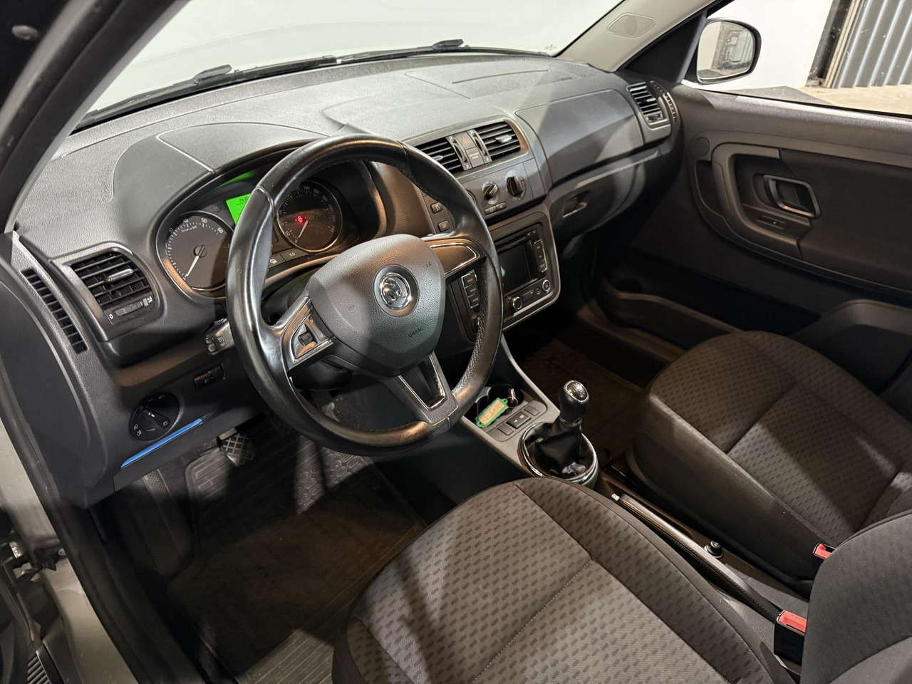 Skoda Roomster 1.2 TSI Drive | 2015 | 119.156 km | 2-XTS-79 - Auto: pilt 4 Skoda Roomster 1.2 TSI Drive | 2015 | 119.156 km | 2-XTS-79 - Auto: pilt 4