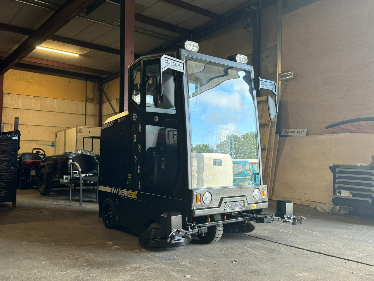 Veegmachine Stahlgruppe SGS100 - Garaažiseadmed: pilt 1 Veegmachine Stahlgruppe SGS100 - Garaažiseadmed: pilt 1