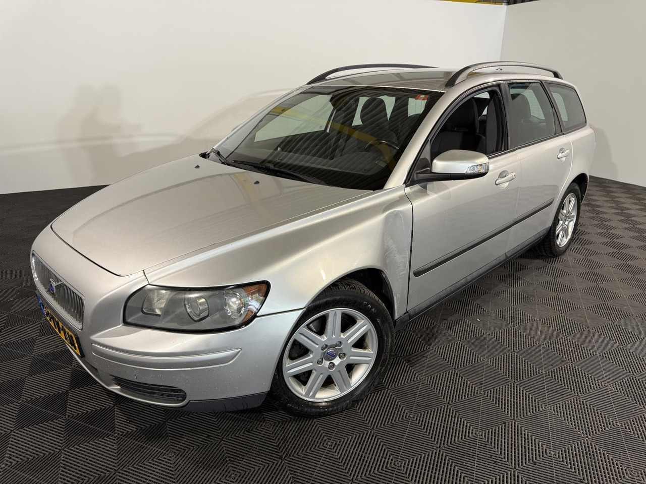 Volvo | V50 | 2.4i Kinetic | 2007 | 281.648 km | 53TVKN | Logisch - Auto: pilt 1 Volvo | V50 | 2.4i Kinetic | 2007 | 281.648 km | 53TVKN | Logisch - Auto: pilt 1