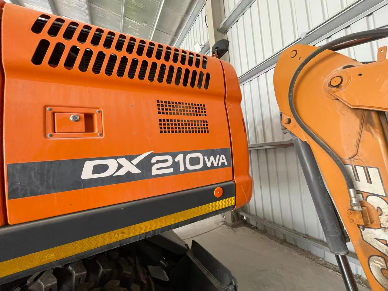 DOOSAN DX210 - Ratastel ekskavaator: pilt 3 DOOSAN DX210 - Ratastel ekskavaator: pilt 3