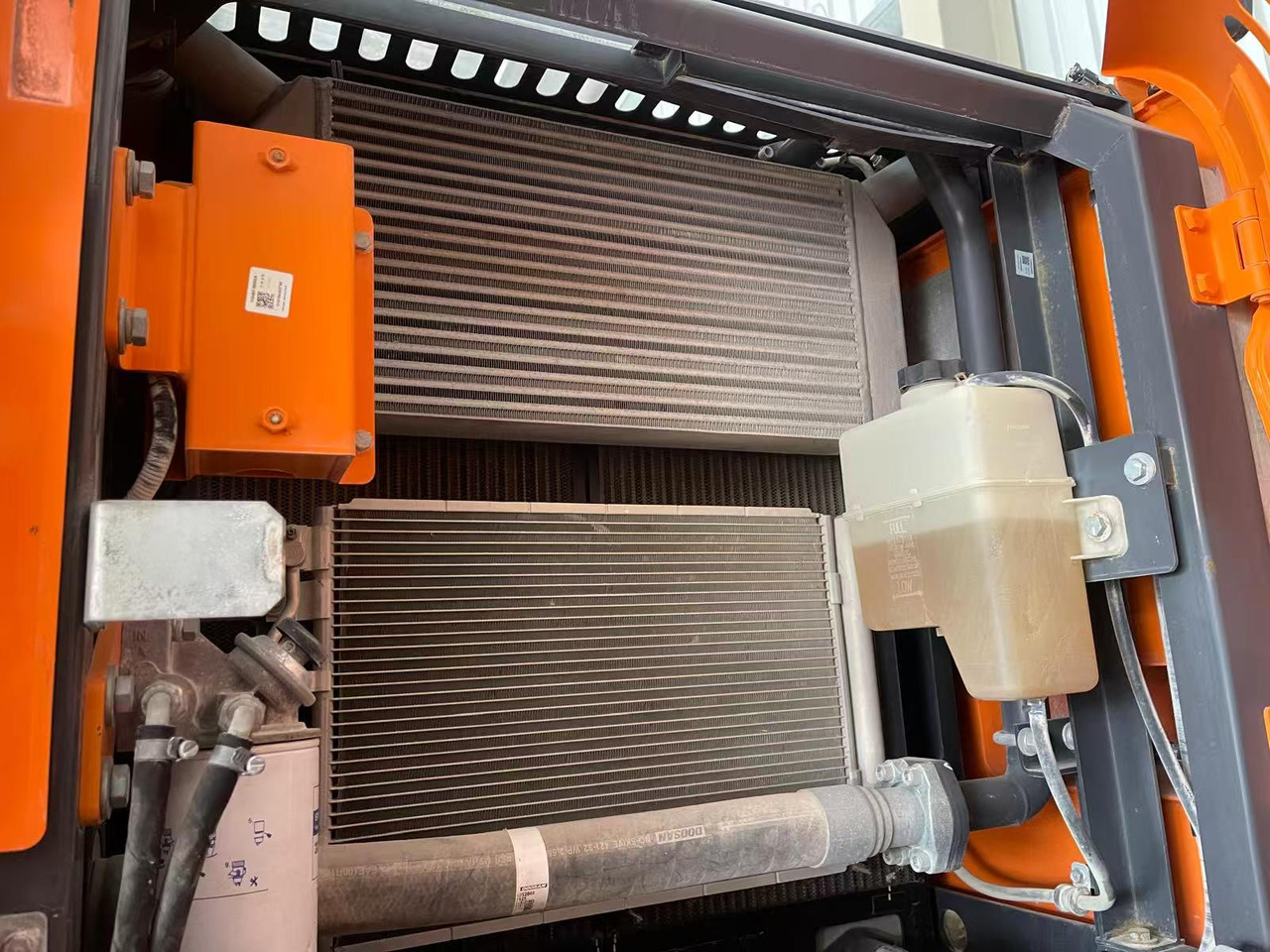 DOOSAN DX210 - Ratastel ekskavaator: pilt 2 DOOSAN DX210 - Ratastel ekskavaator: pilt 2