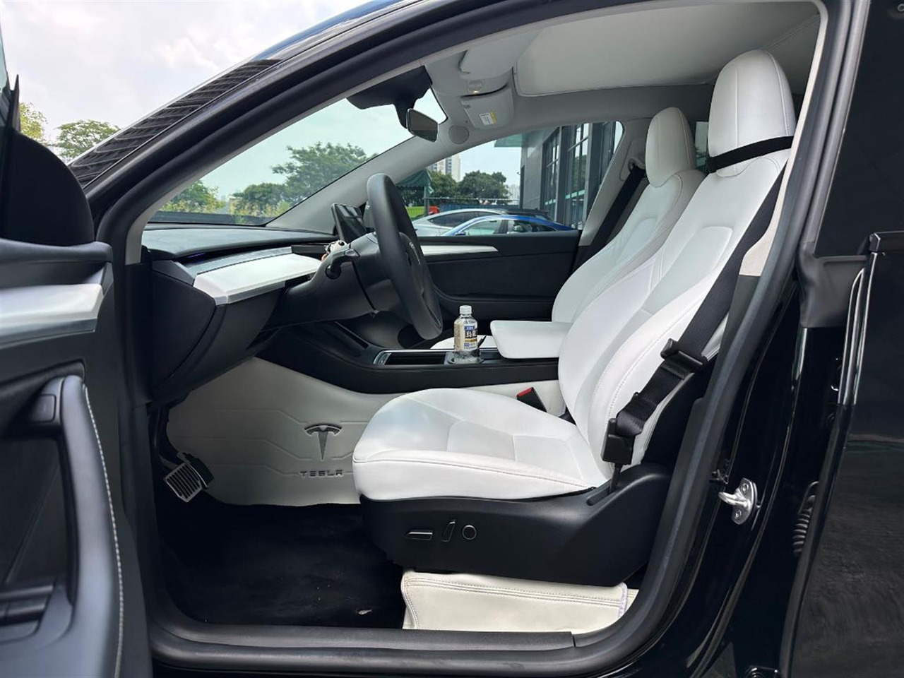 TESLA MODEL Y - Auto: pilt 2 TESLA MODEL Y - Auto: pilt 2