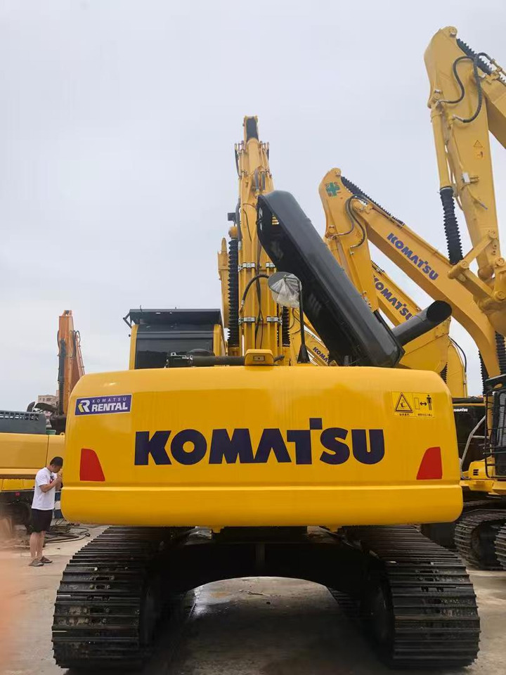 Komatsu PC220-8 - Lintekskavaator: pilt 2 Komatsu PC220-8 - Lintekskavaator: pilt 2