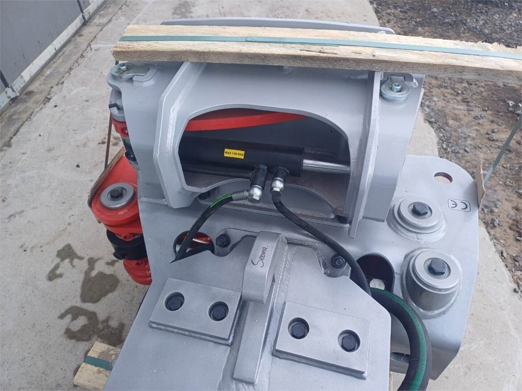 Bison 300pro Energiapuukoura - Haarats - Ehitusmasinad: pilt 3 Bison 300pro Energiapuukoura - Haarats - Ehitusmasinad: pilt 3