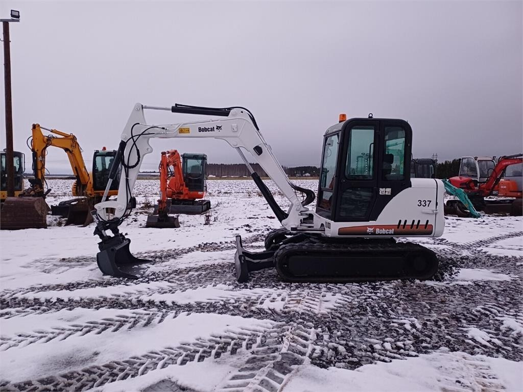 Bobcat 337D Kallistuvalla liittimellä - Miniekskavaator: pilt 2 Bobcat 337D Kallistuvalla liittimellä - Miniekskavaator: pilt 2