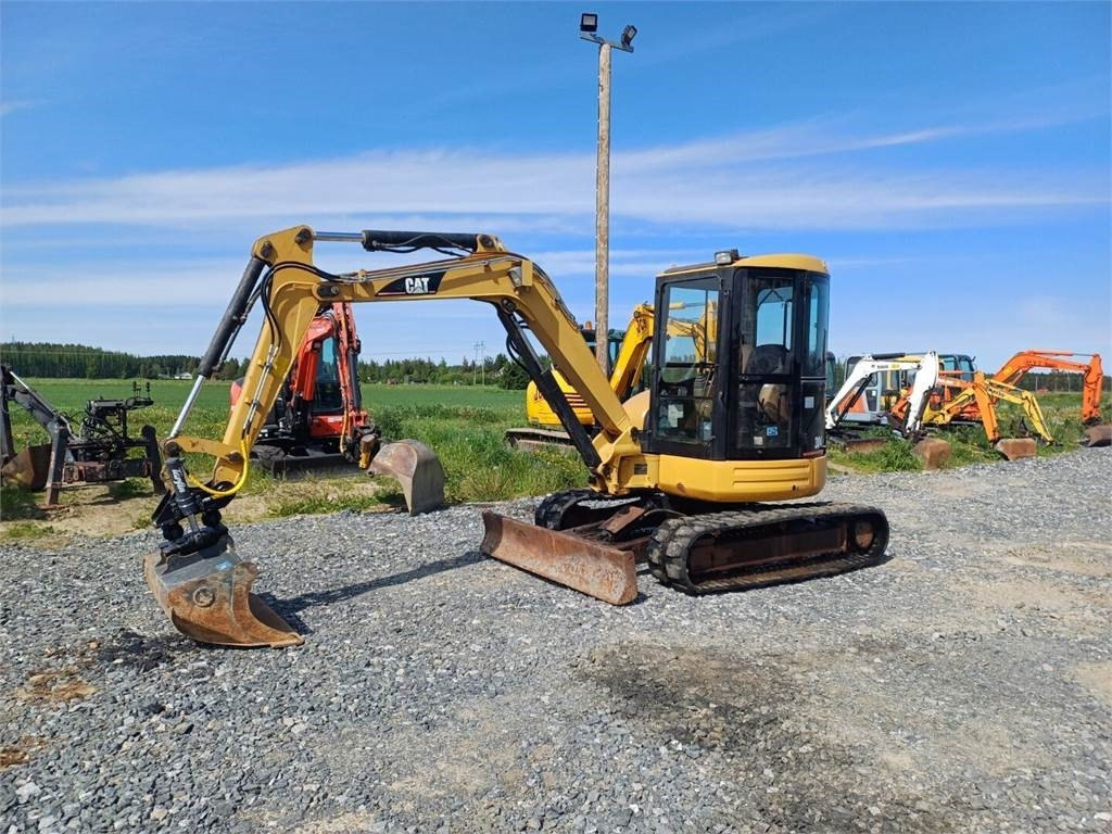 CAT 304cr Kallistuvalla liittimellä - Miniekskavaator: pilt 1 CAT 304cr Kallistuvalla liittimellä - Miniekskavaator: pilt 1