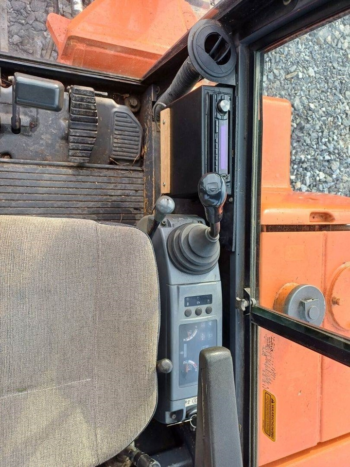 Miniekskavaator Case CX50 kallistajalla: pilt 14