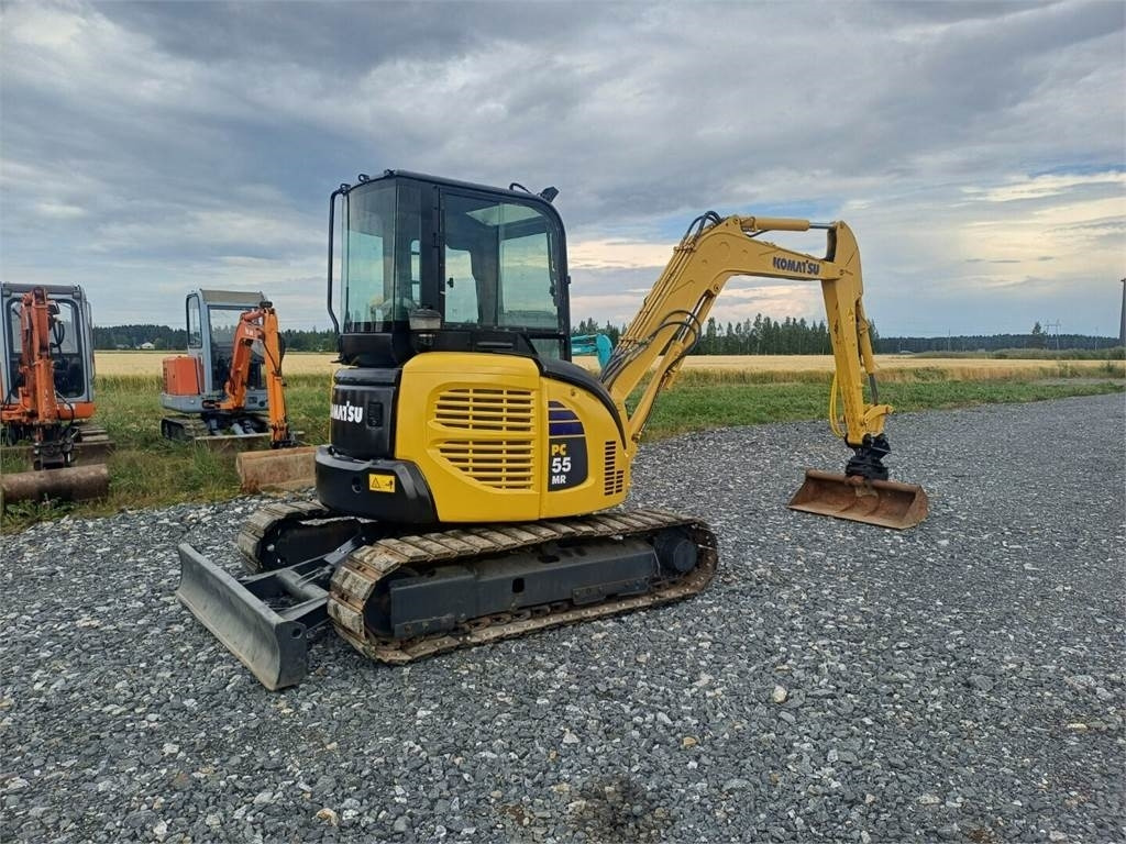 Miniekskavaator Komatsu PC50mr2 kallistuvalla liittimellä: pilt 7