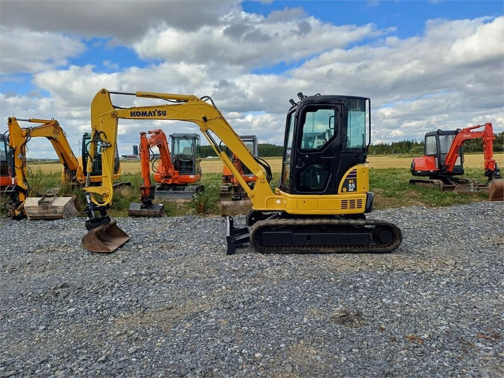 Komatsu PC55mr2 kallistuvalla liittimellä - Miniekskavaator: pilt 2 Komatsu PC55mr2 kallistuvalla liittimellä - Miniekskavaator: pilt 2