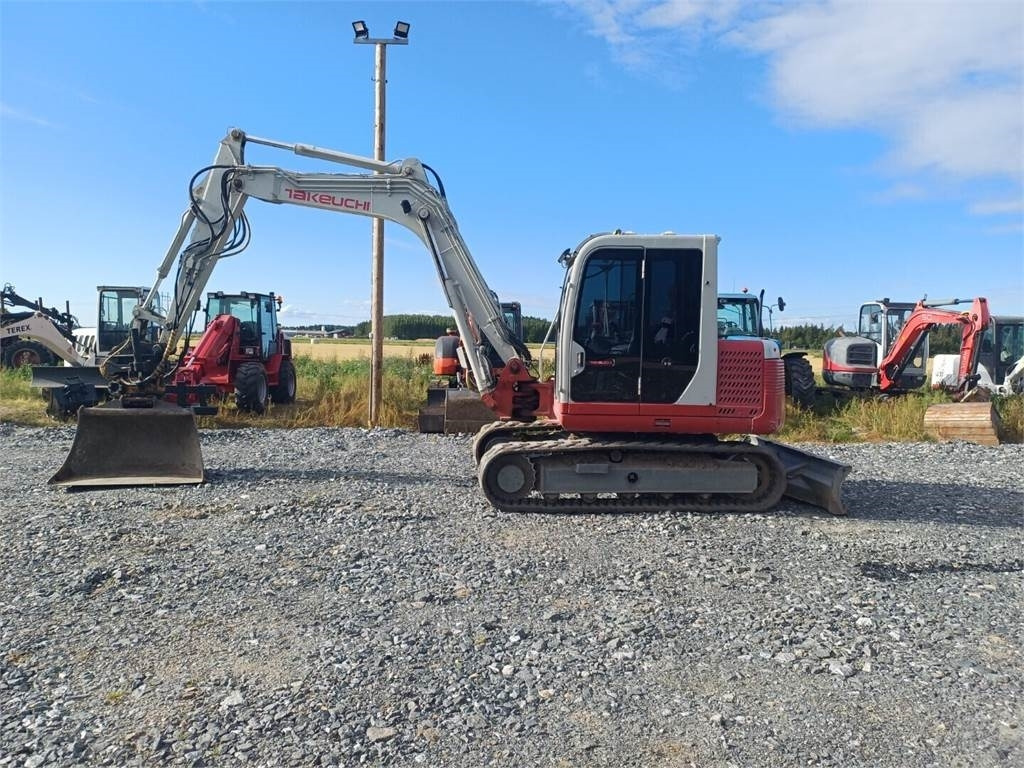 Takeuchi Tb175 Pyörittäjällä - Miniekskavaator: pilt 2 Takeuchi Tb175 Pyörittäjällä - Miniekskavaator: pilt 2
