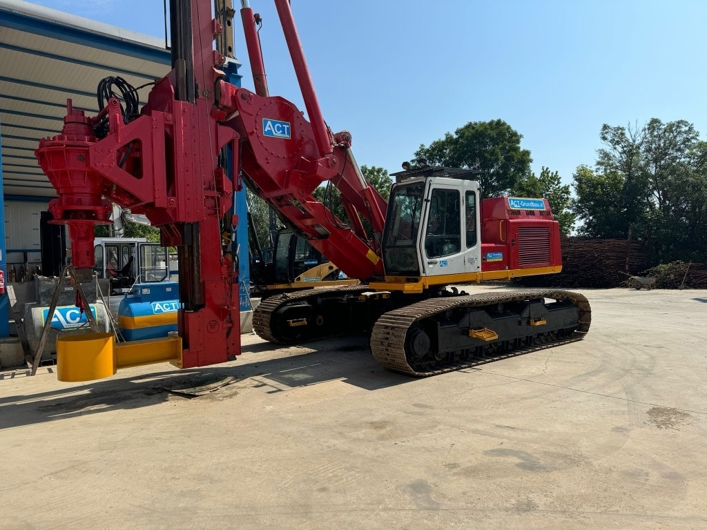 Liebherr R 942 Litronic - Puurimisplatvorm: pilt 1 Liebherr R 942 Litronic - Puurimisplatvorm: pilt 1