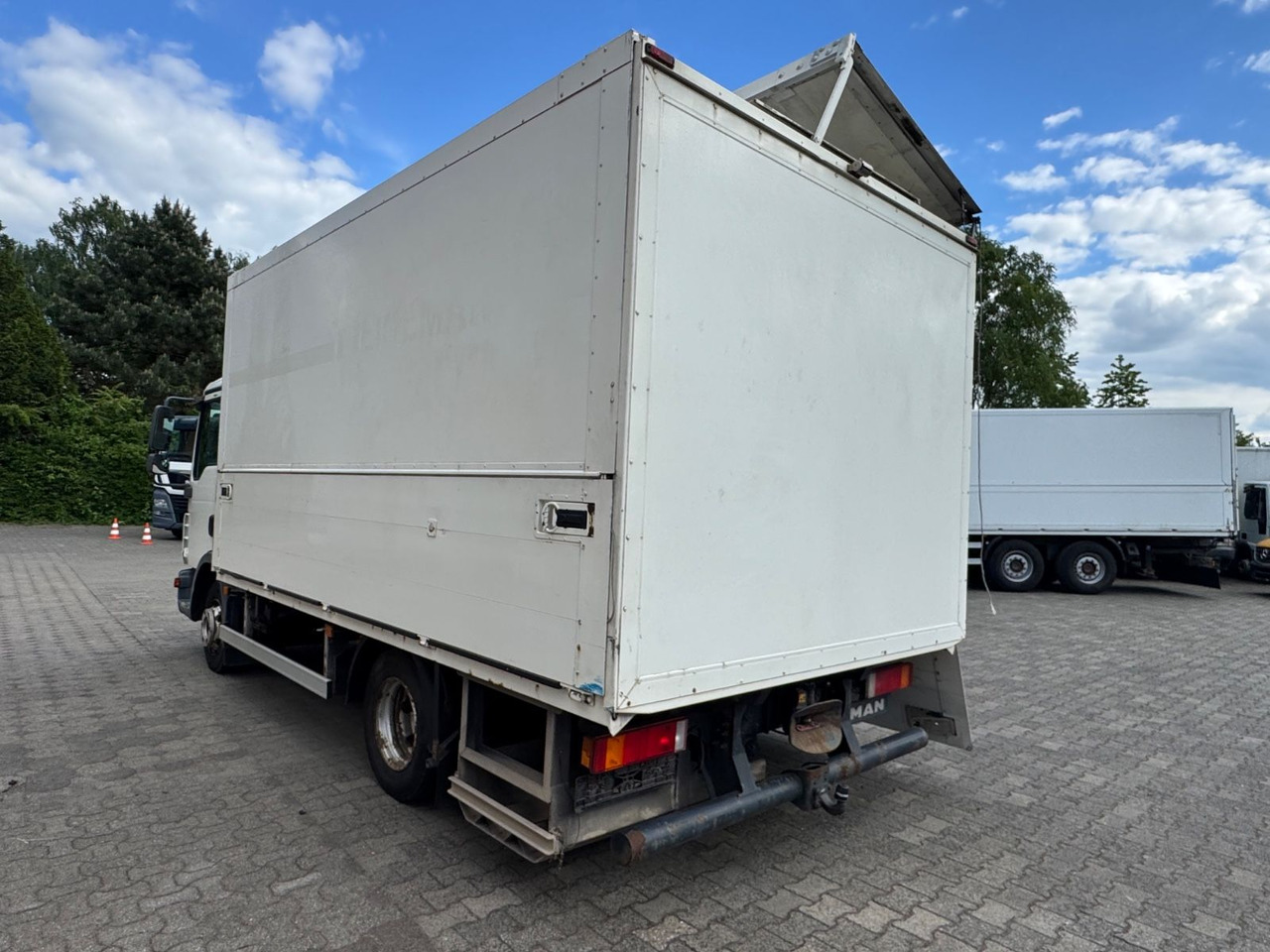 MAN TGL 8.180/2xAHK/Zertifikat/Schwenkwand - Joogiveok: pilt 3 MAN TGL 8.180/2xAHK/Zertifikat/Schwenkwand - Joogiveok: pilt 3