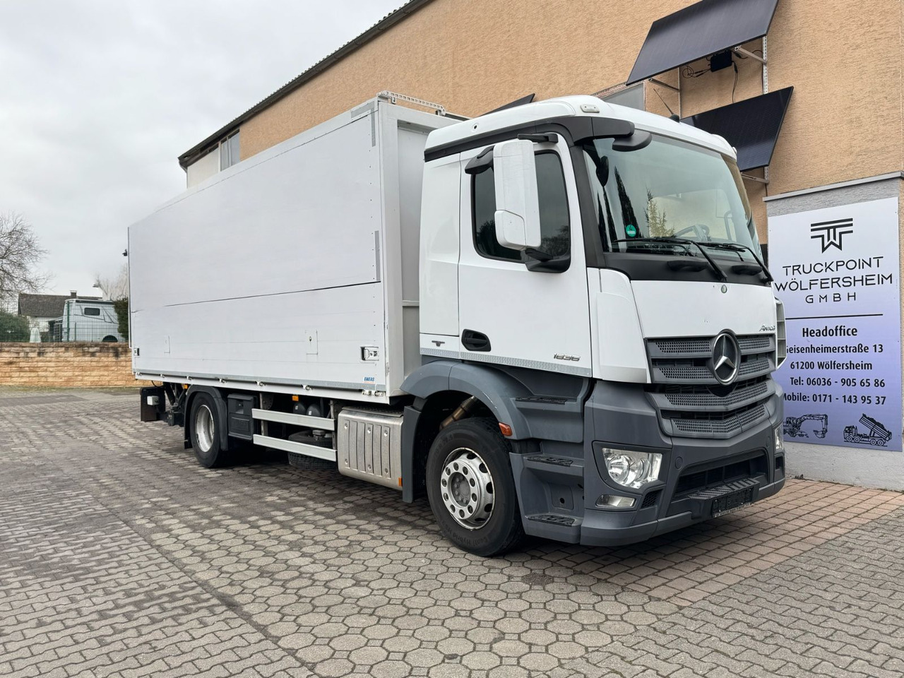 Mercedes-Benz Antos 1836L/4x2/2t.LBW/2xAHK/aus.1Hand/16.Pal. - Joogiveok: pilt 1 Mercedes-Benz Antos 1836L/4x2/2t.LBW/2xAHK/aus.1Hand/16.Pal. - Joogiveok: pilt 1