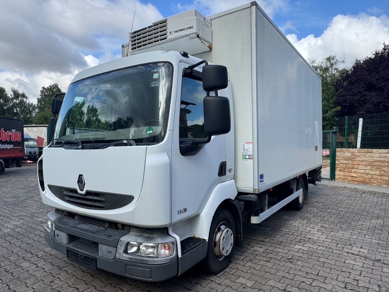 Renault MIDLUM 180/Thermo-King V-500/LBW - Tarbesõiduk külmik: pilt 2 Renault MIDLUM 180/Thermo-King V-500/LBW - Tarbesõiduk külmik: pilt 2