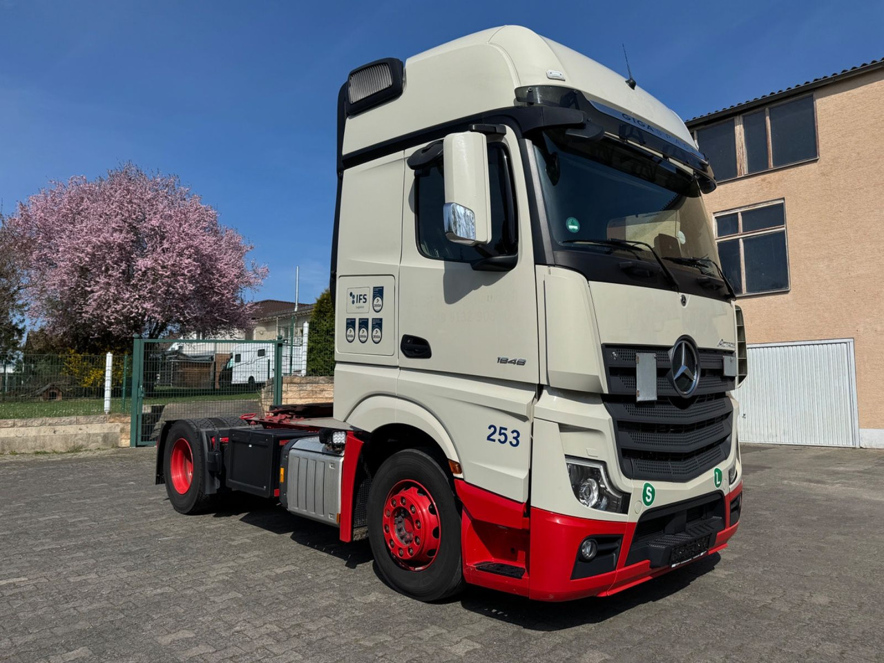 Mercedes-Benz Actros 1848/GIGA/Retarder/2xBett/2instock - Sadulveok: pilt 3 Mercedes-Benz Actros 1848/GIGA/Retarder/2xBett/2instock - Sadulveok: pilt 3