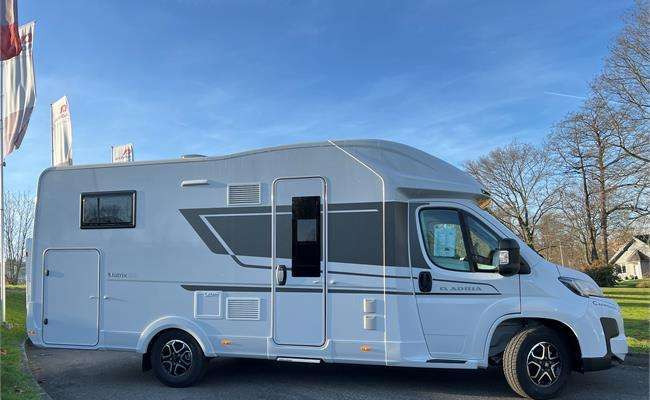 ADRIA Matrix Axess 650 SL - Poolintegreeritud matkaauto: pilt 1 ADRIA Matrix Axess 650 SL - Poolintegreeritud matkaauto: pilt 1