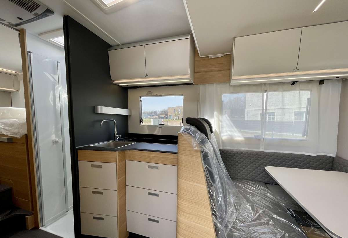 ADRIA Matrix Axess 650 SL - Poolintegreeritud matkaauto: pilt 4 ADRIA Matrix Axess 650 SL - Poolintegreeritud matkaauto: pilt 4