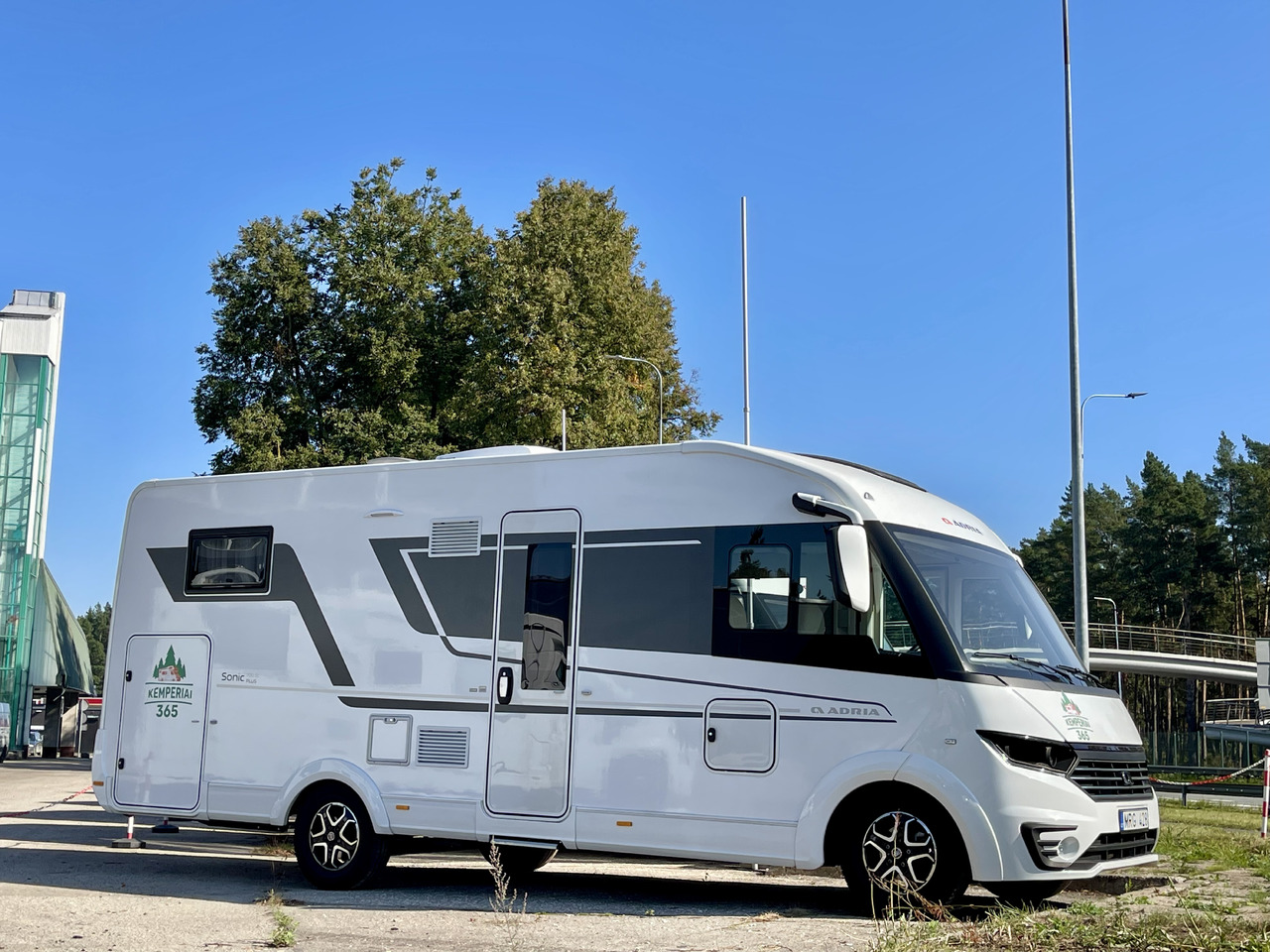ADRIA Sonic Plus 700SL - Täisintegreeritud matkaauto: pilt 2 ADRIA Sonic Plus 700SL - Täisintegreeritud matkaauto: pilt 2