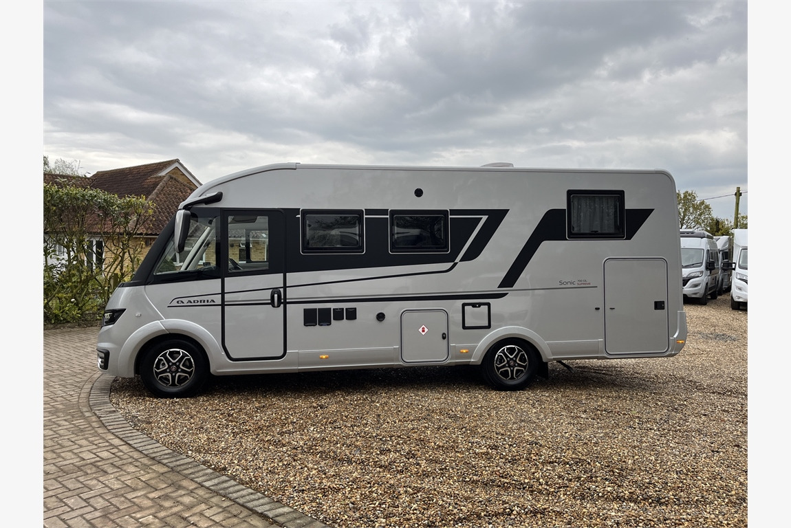 ADRIA Sonis Supreme - Täisintegreeritud matkaauto: pilt 1 ADRIA Sonis Supreme - Täisintegreeritud matkaauto: pilt 1