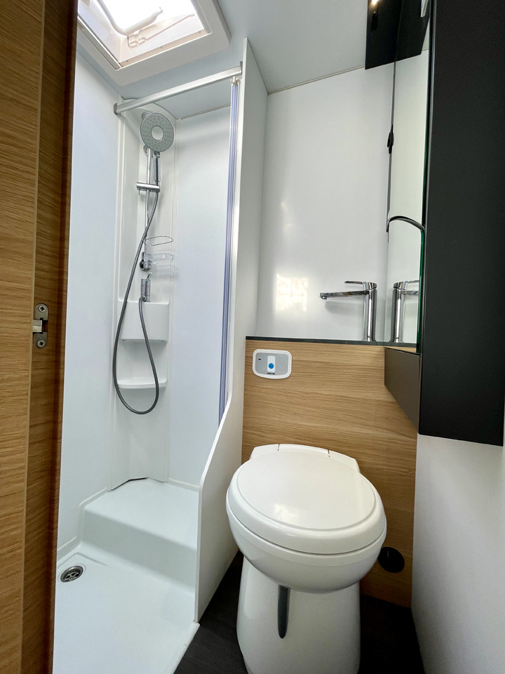Adria Coral Xl 600 DP - Alkooven: pilt 5 Adria Coral Xl 600 DP - Alkooven: pilt 5