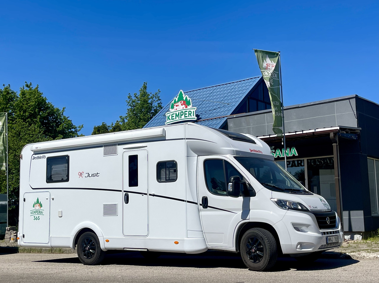 DETHLEFFS T7052 DBL - Poolintegreeritud matkaauto: pilt 2 DETHLEFFS T7052 DBL - Poolintegreeritud matkaauto: pilt 2