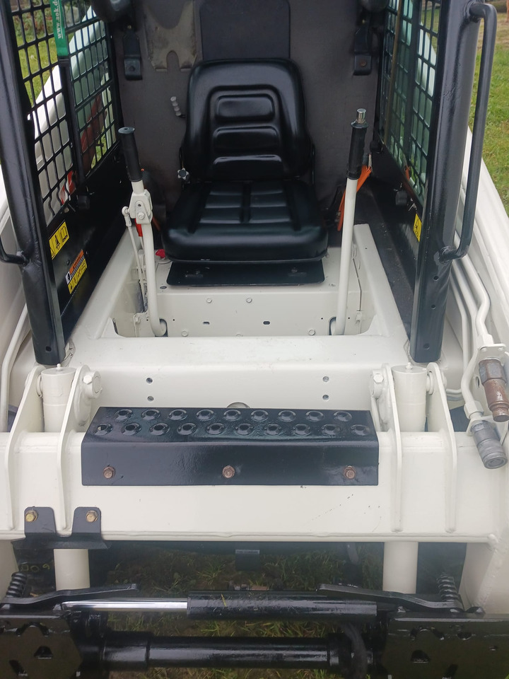 BOBCAT S100 - Kompaktlaadur: pilt 4 BOBCAT S100 - Kompaktlaadur: pilt 4
