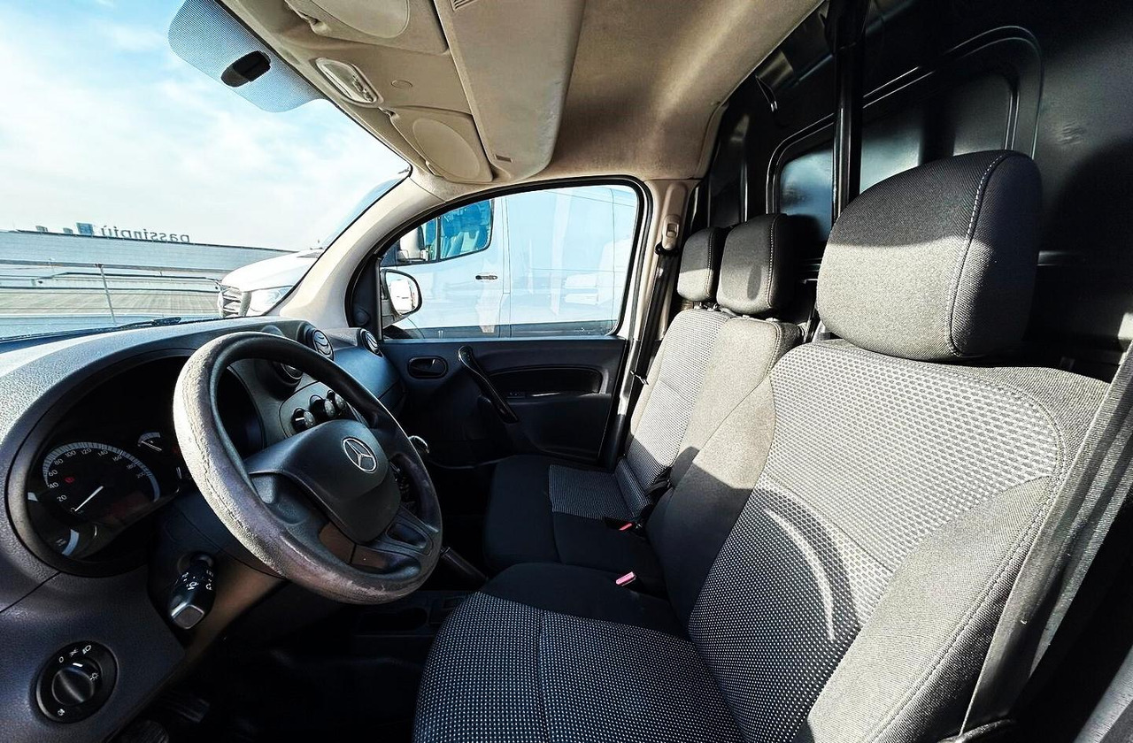Interior photo 1: Väike kaubik Mercedes Citan 111 cdi Furgone LONG 3 posti