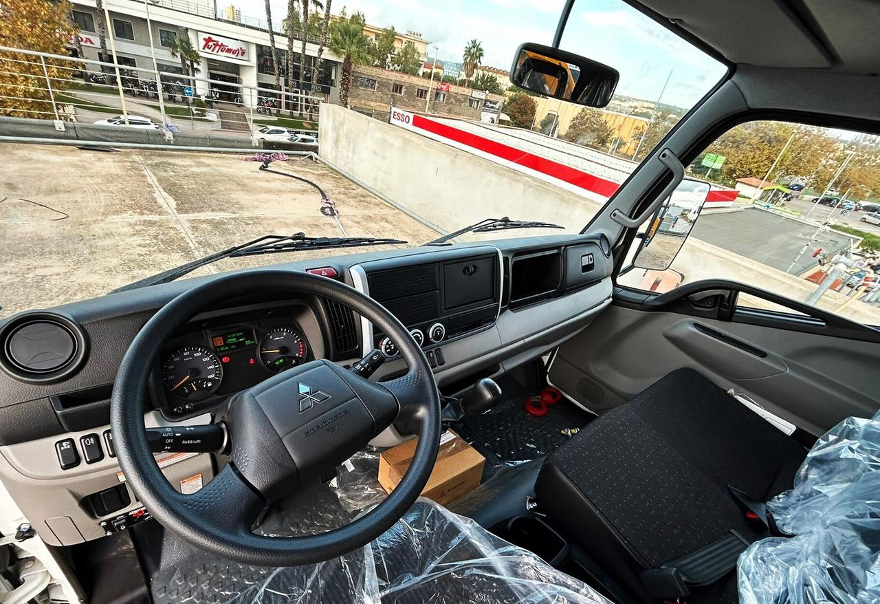 Interior photo 1: Uus Kallurauto, Kraanaga veoauto Mitsubishi Fuso Canter 3C15 Ribaltabile 35 Q