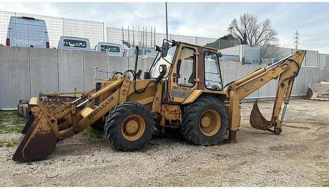 Fiat ALLIS BH4.5 - Ekskavaator-laadur: pilt 1 Fiat ALLIS BH4.5 - Ekskavaator-laadur: pilt 1