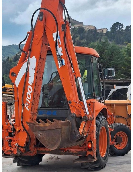 Fiat KOBELCO FB100 - Ekskavaator-laadur: pilt 5 Fiat KOBELCO FB100 - Ekskavaator-laadur: pilt 5
