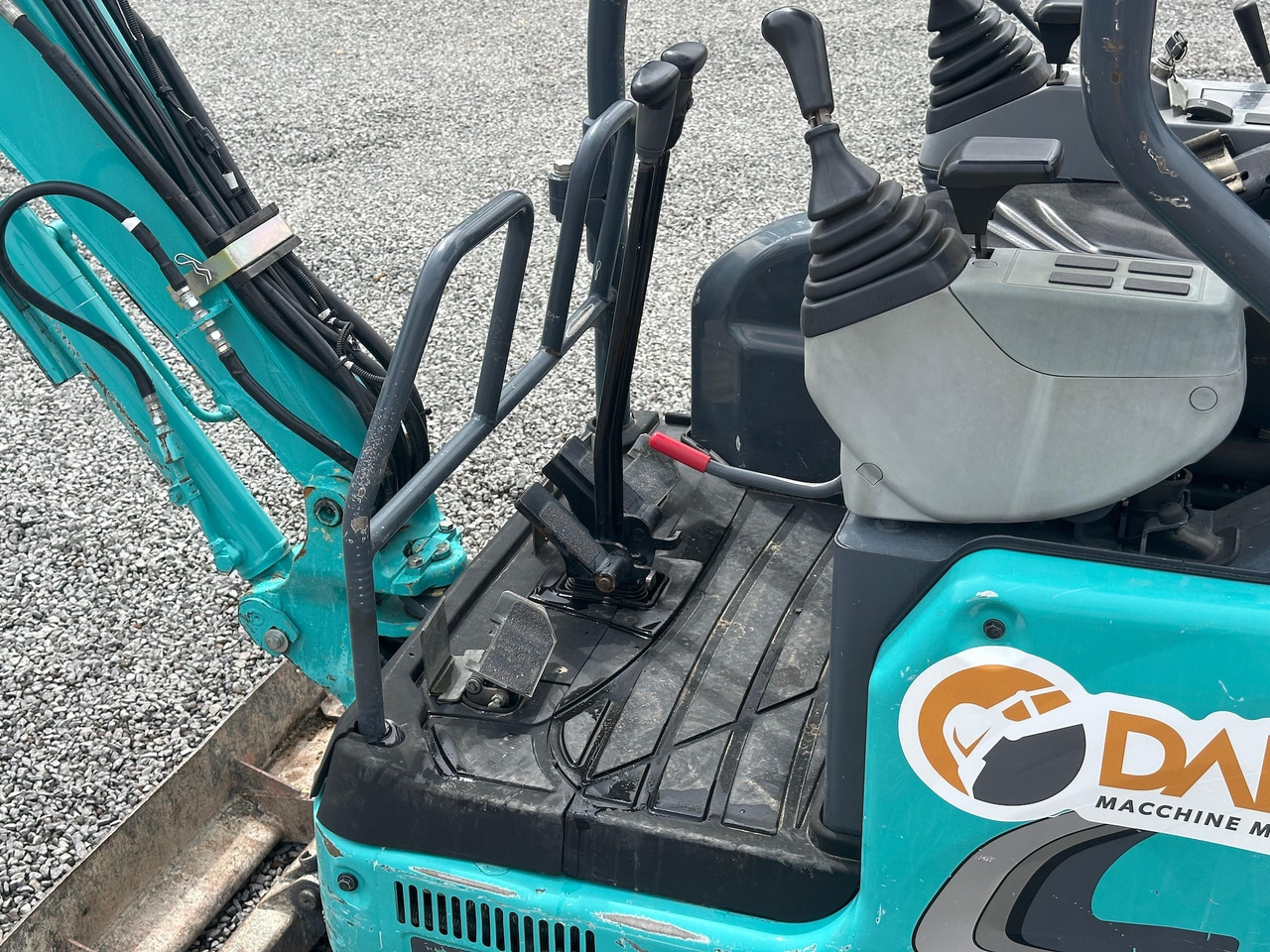 Miniekskavaator KOBELCO SK17SR-3E: pilt 10