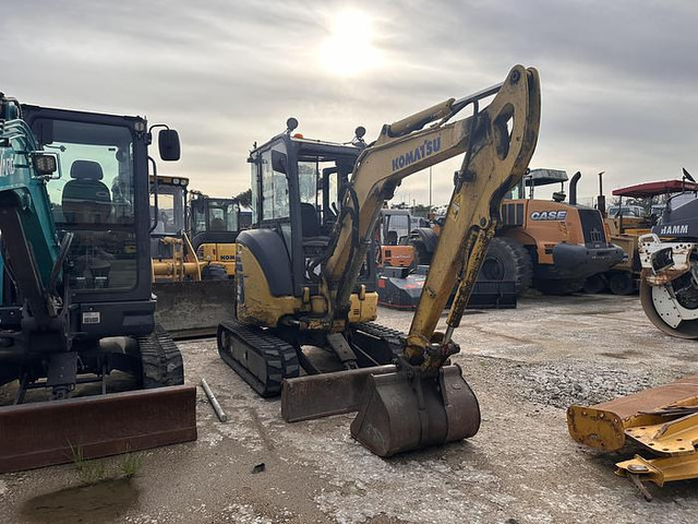 Komatsu PC30 - Miniekskavaator: pilt 3 Komatsu PC30 - Miniekskavaator: pilt 3